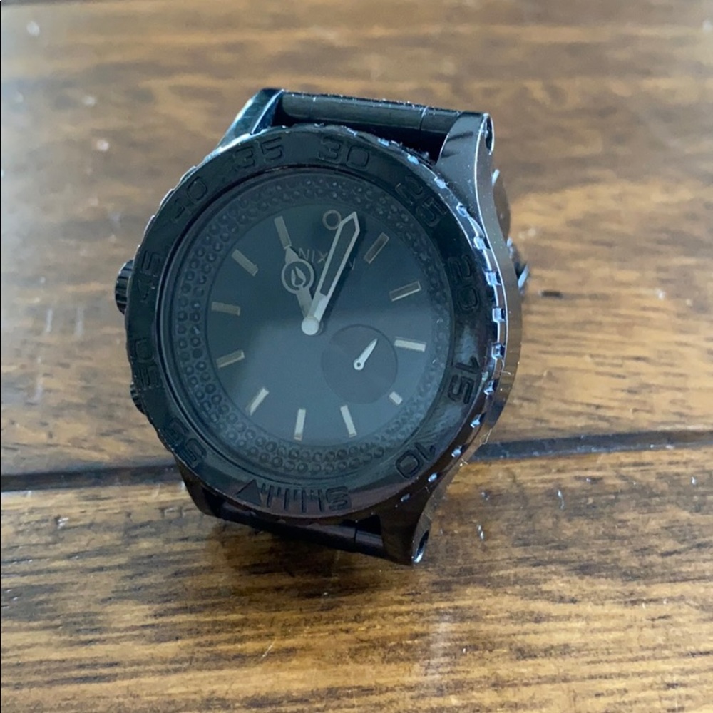 Black Nixon 42-20